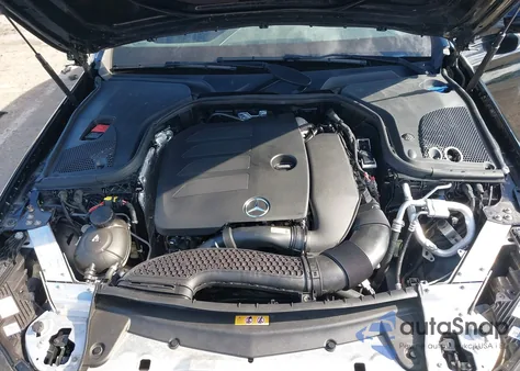 2022 Mercedes-Benz E 350 z USA, uszkodzony, nr VIN W1KZF8DB2NB096182